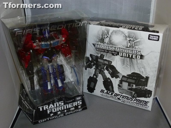 Tokyo Toy Show 2012 Transformers United Black Optimus Prime Exclusive  (21 of 28)